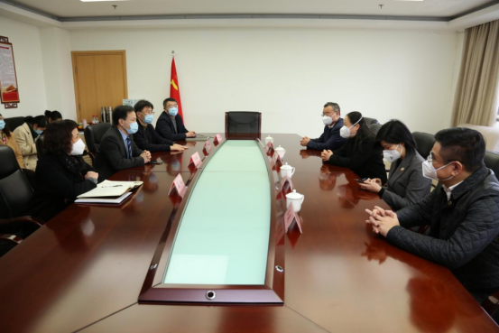 胡敏副市长看望慰问我院鲁葆春副院长426.png