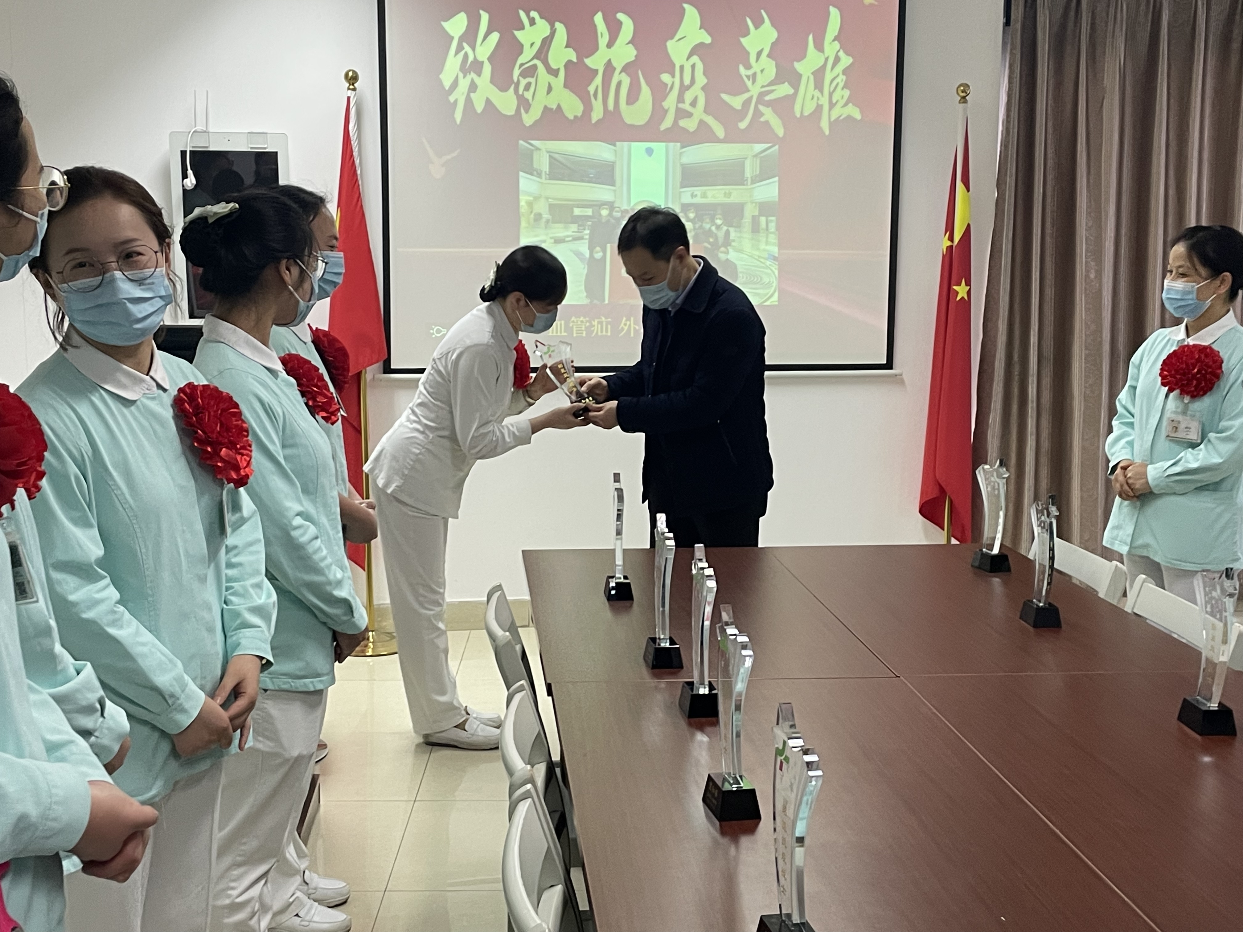 血管疝2.jpg