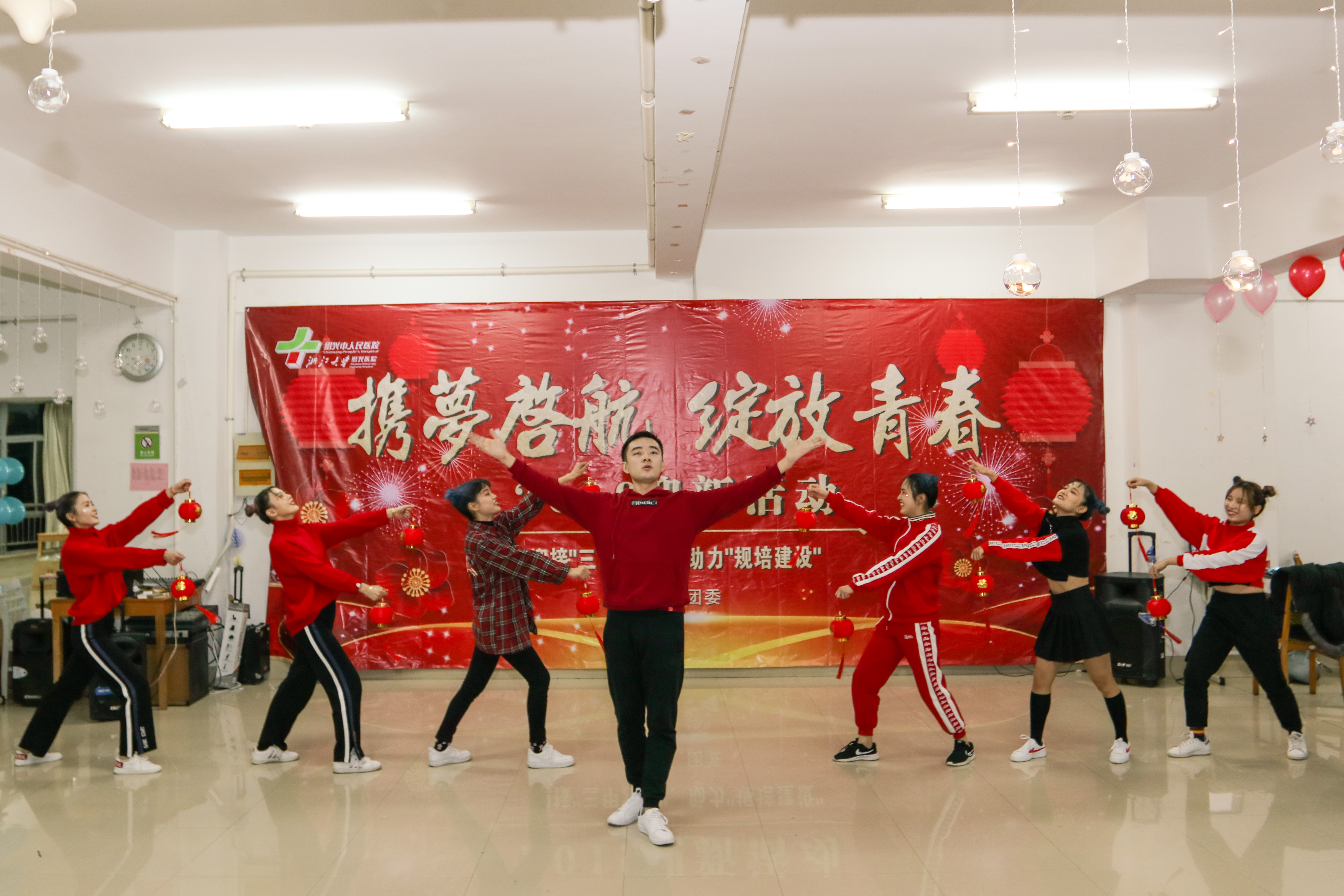 绍人医跨年晚会-11.jpg
