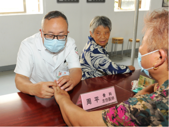 【“七一”基层行】医心为民践初心 护佑健康担使命——绍兴市人民医院开展“七·一”基层义诊活动323.png