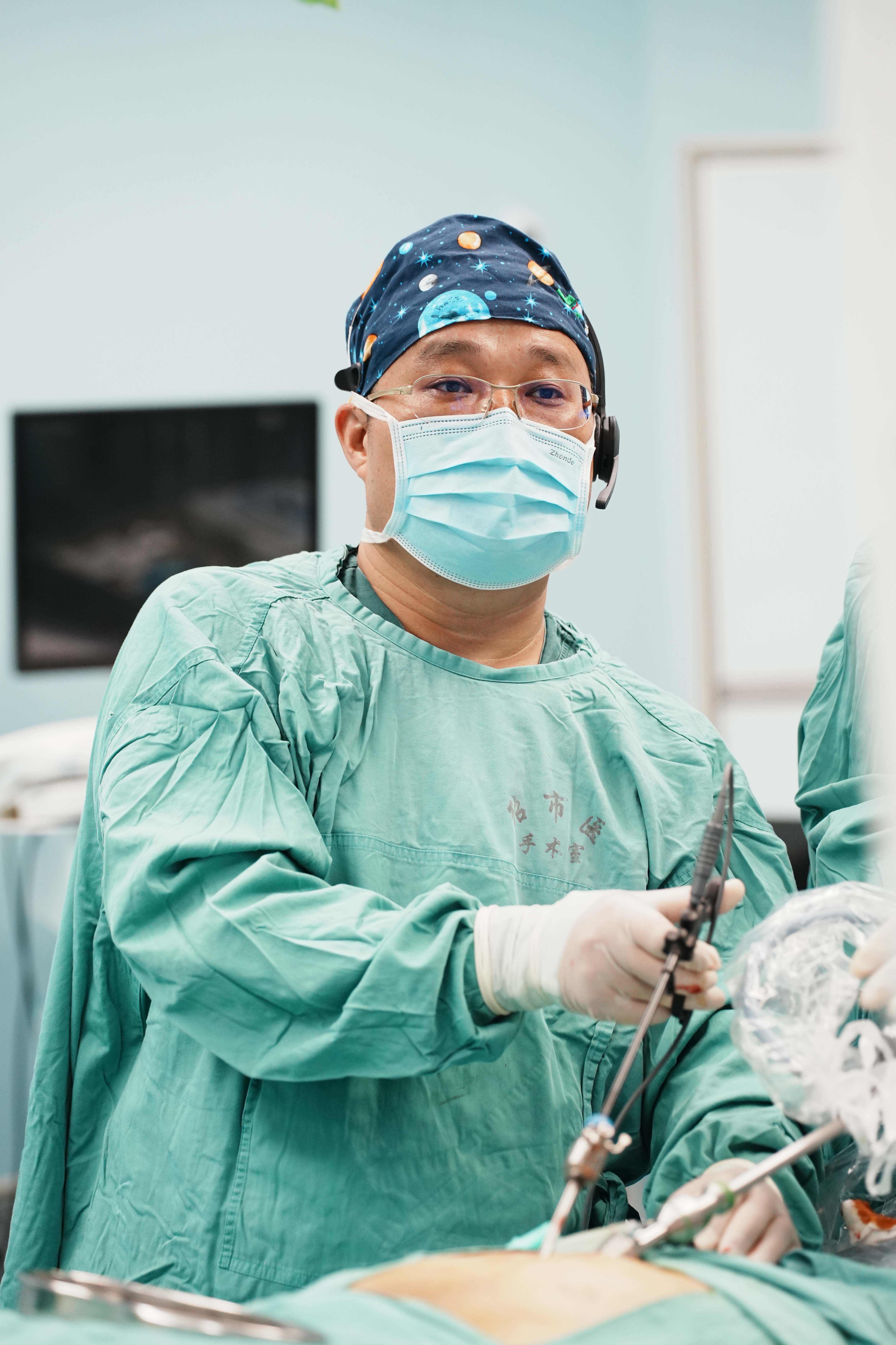 1-马玉亮-血管疝外科-腹腔镜下单侧腹股沟疝全腹膜外疝修补片（左侧）.jpg
