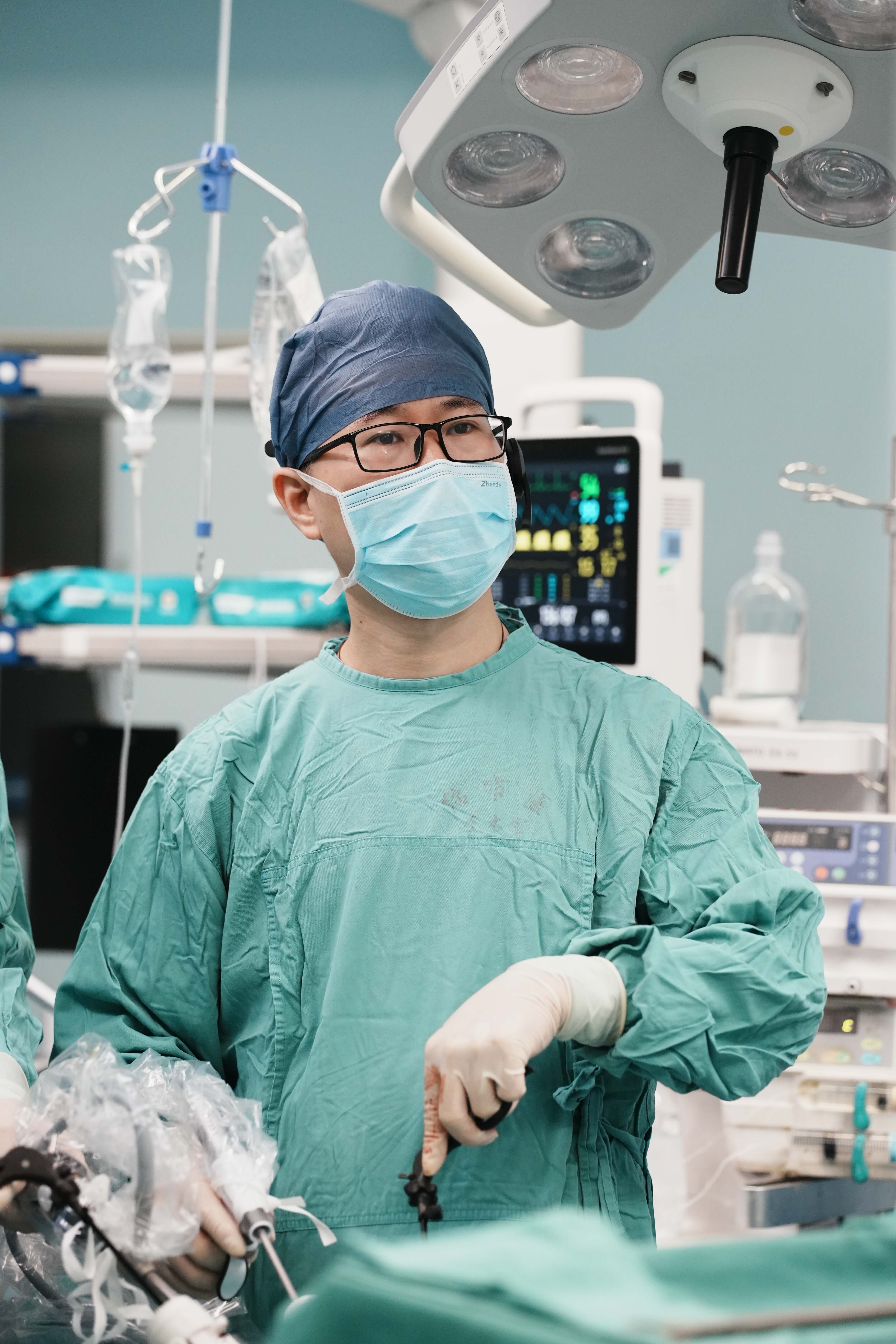 3-徐刚-腹腔镜下前列腺根治性切除术.jpg