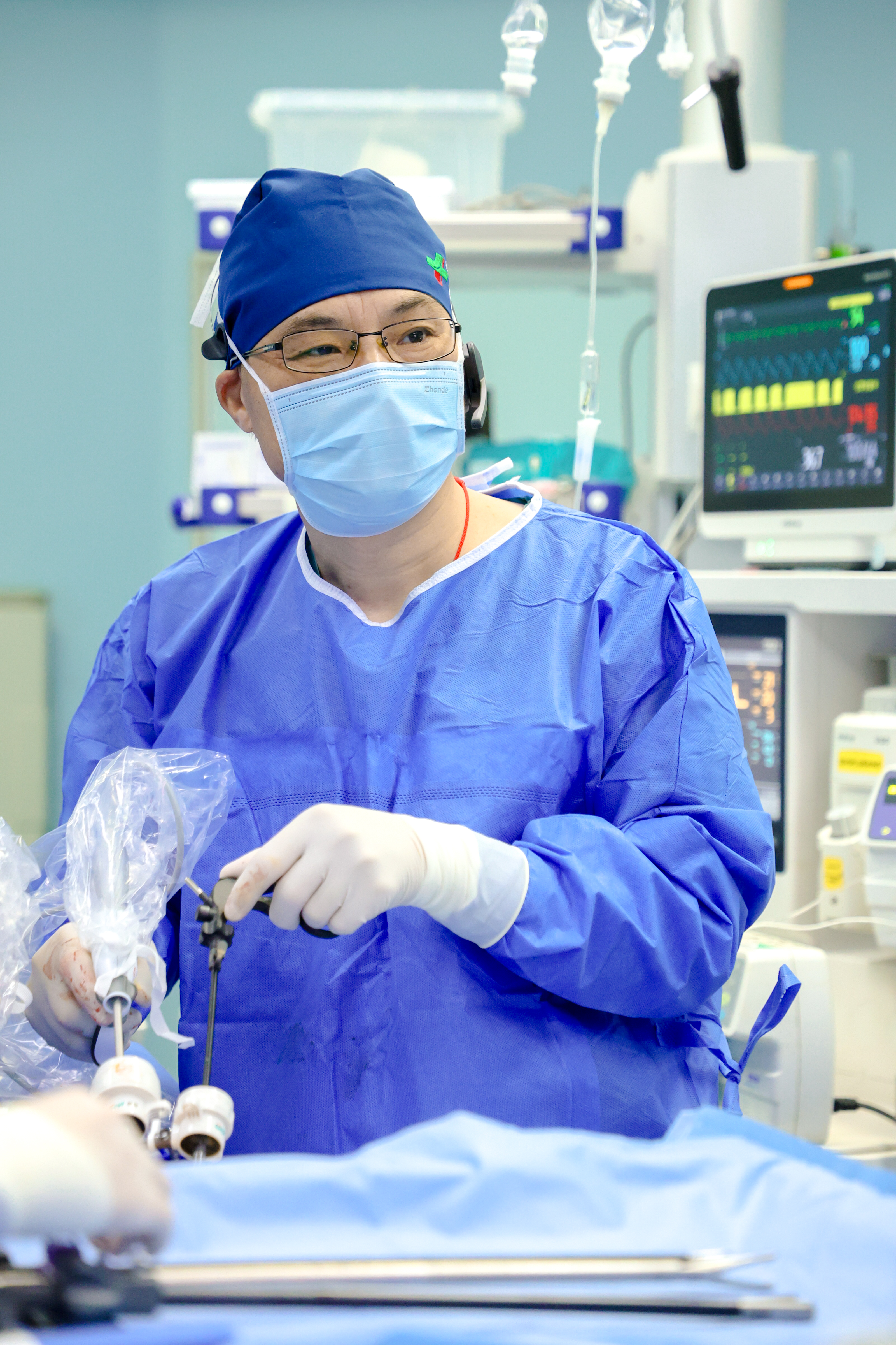潘寿华-泌尿外科（肿瘤）-腹腔镜下前列腺根治性切除术.jpg