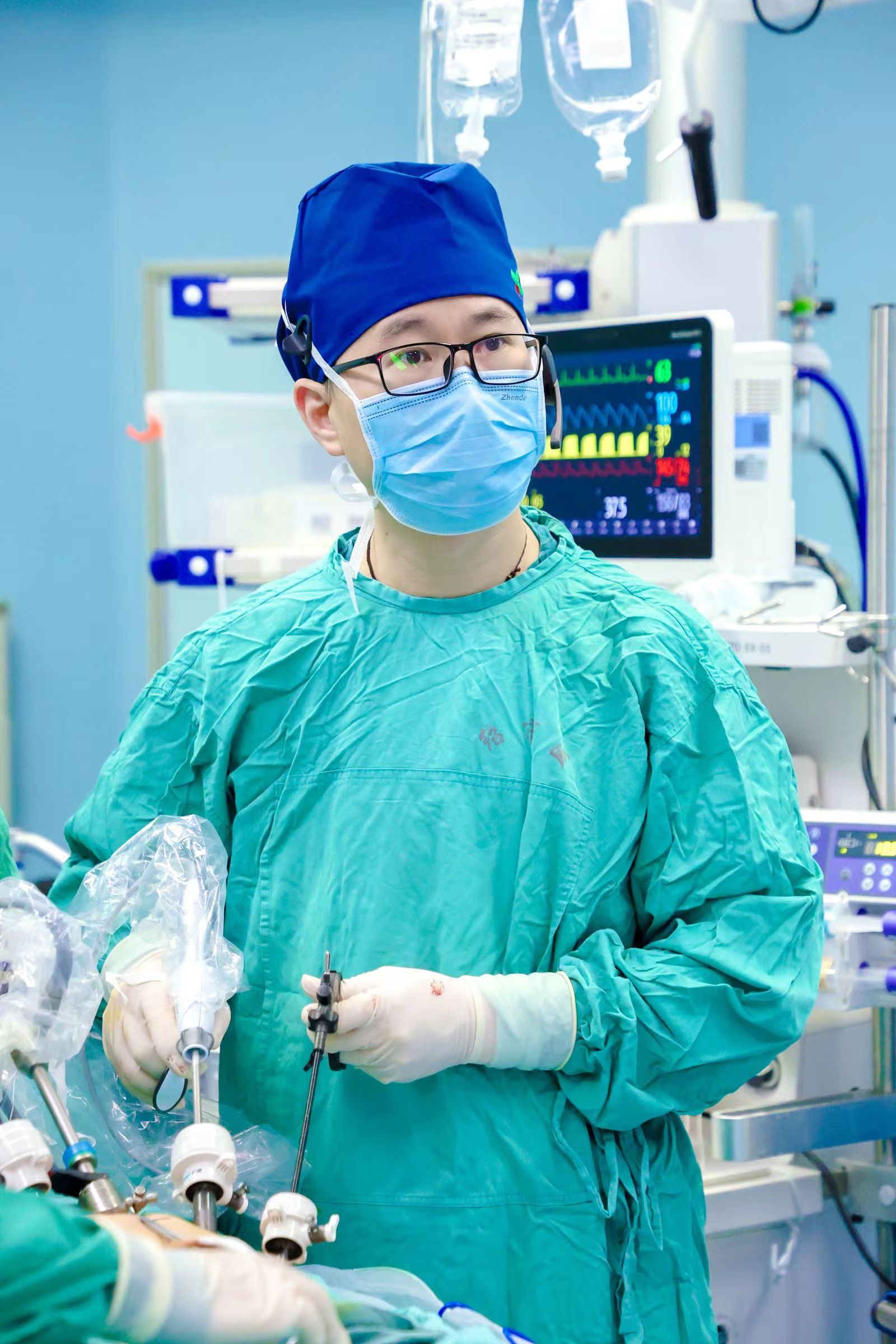 腹腔镜下前列腺根治性切除术，徐刚.jpg