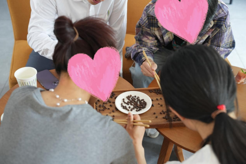 (20250520)(通讯稿)“杏林咖韵·穿越浓香遇见你”青年交友活动圆满落幕:咖啡为媒,默契升温353.png (20250520)(通讯稿)“杏林咖韵·穿越浓香遇见你”青年交友活动圆满落幕:咖啡为媒,默契升温353.png